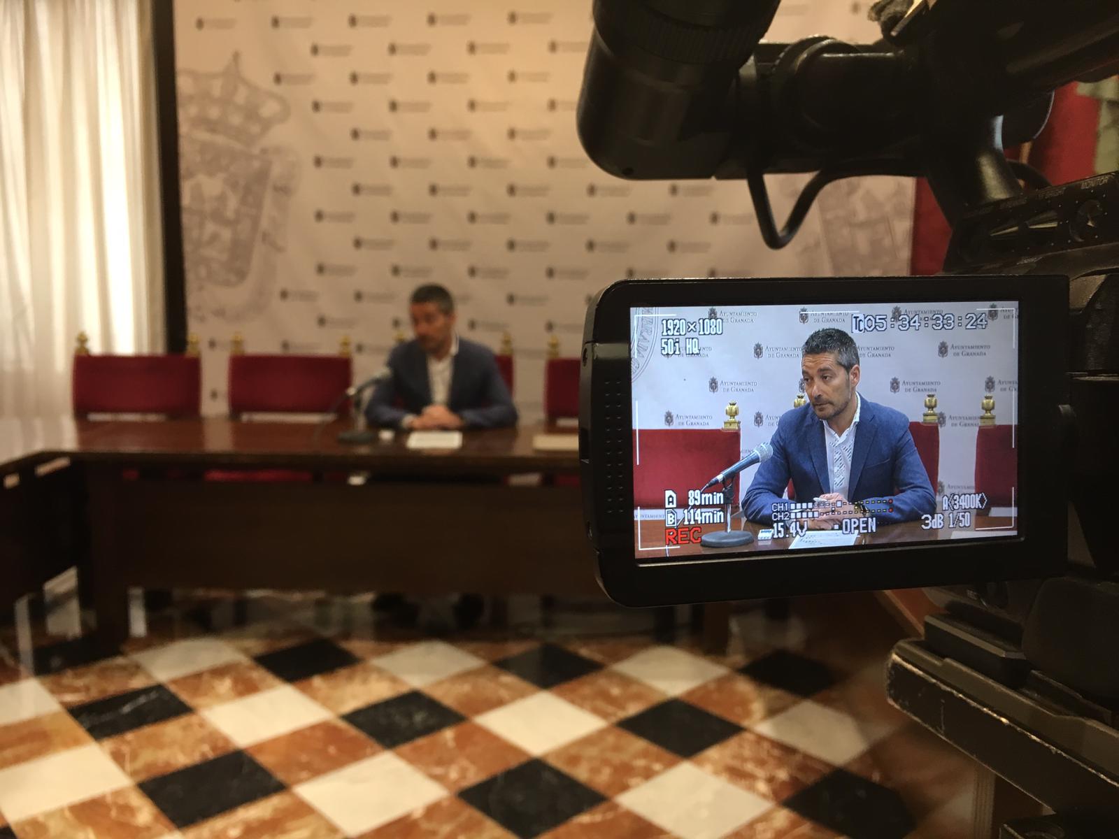 Firma de convenio entre Ayuntamiento y la Federación de Empresarios y Autónomos de Comercio para dinamizar el sector en Granada