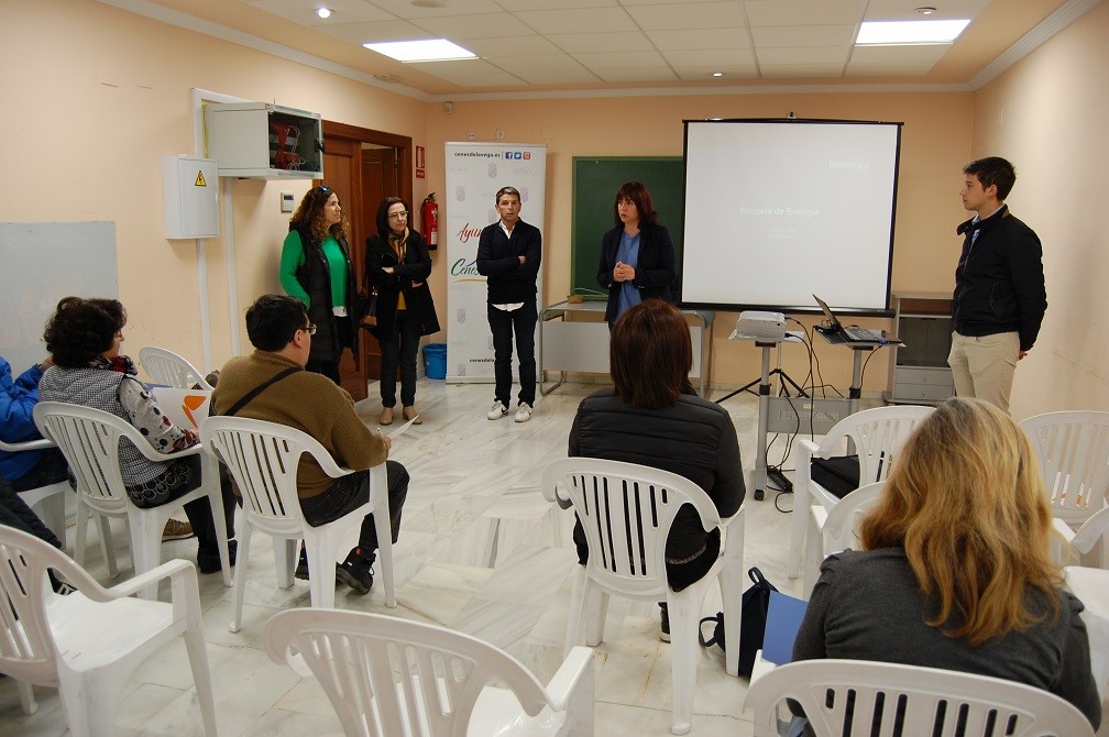 Diputación imparte un taller de economía doméstica orientada al consumo energético eficiente en la provincia