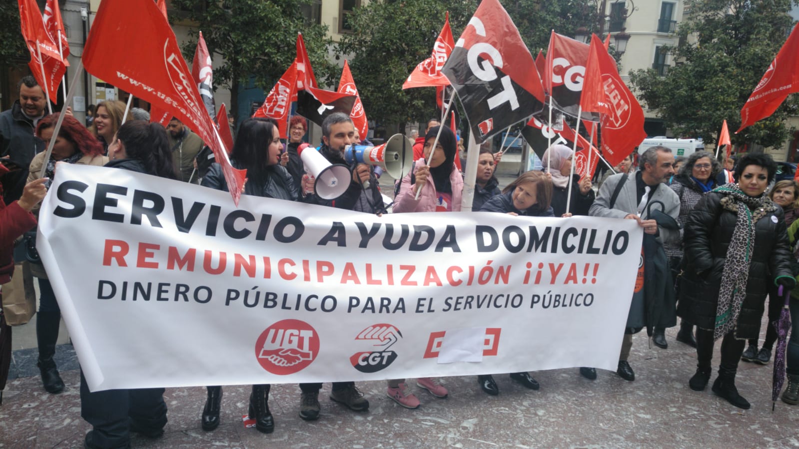 Podemos-IU denuncia que los Servicios Sociales del Ayuntamiento de Granada “están en la UVI”