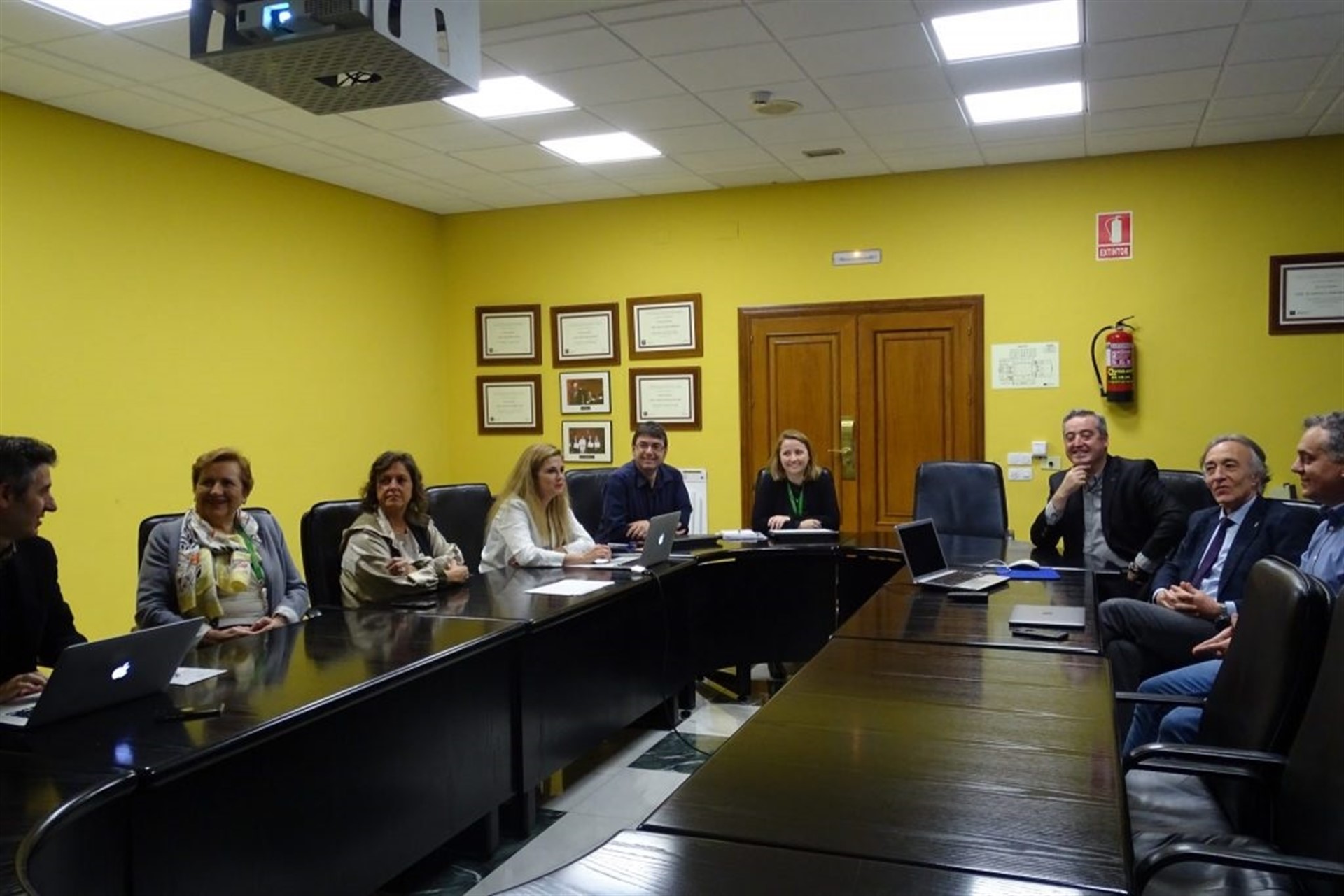 El Parlamento pide por unanimidad a la Junta que mantenga la sede de la Escuela de Salud Pública en Granada