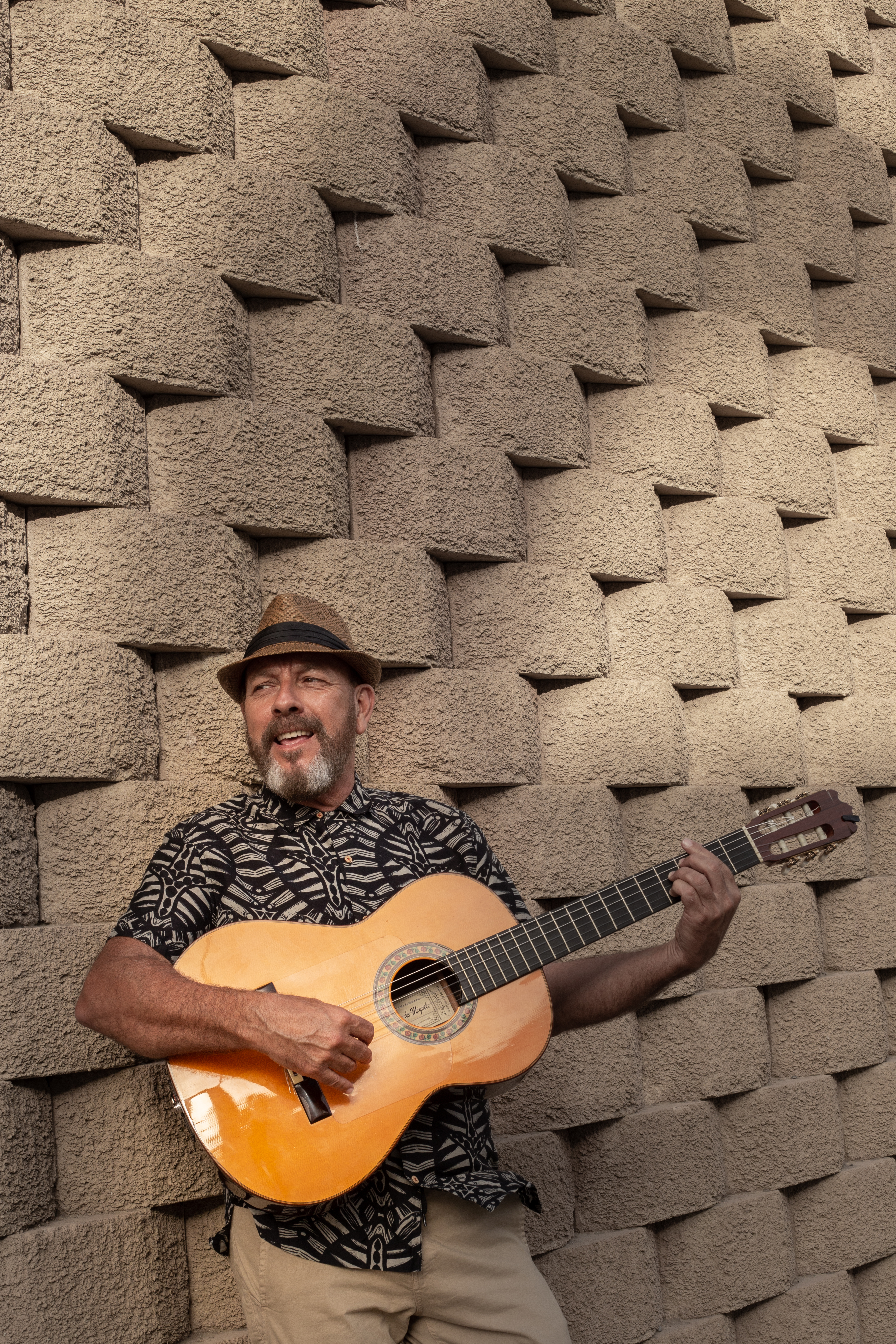 Javier Ruibal, Premio Nacional de las Músicas Actuales, presenta en Granada ‘Paraísos mejores