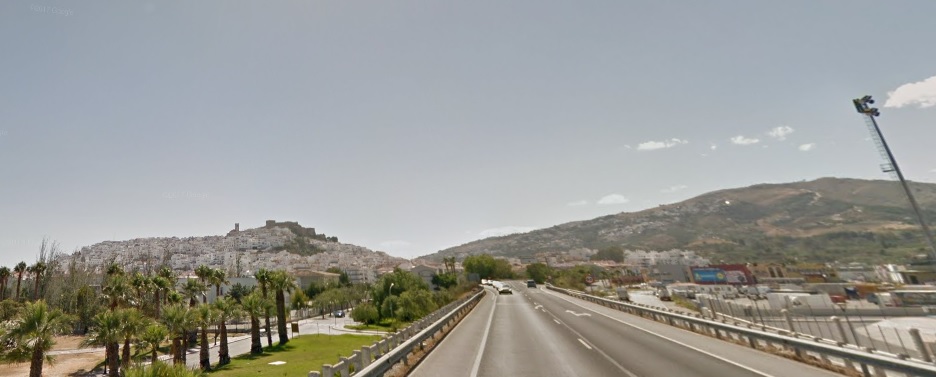 Fallece un motorista al chocar con una señal de tráfico en la N-340 en Salobreña