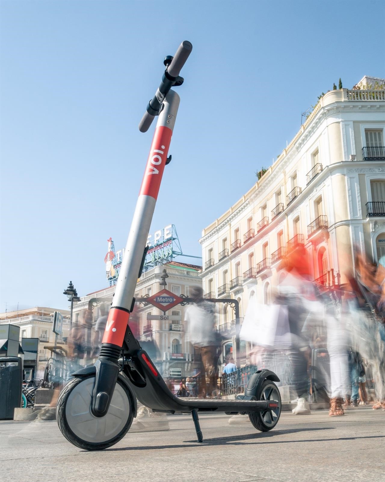 Usuarios de patinetes eléctricos se concentran en la capital para exigir una regulación «justa»
