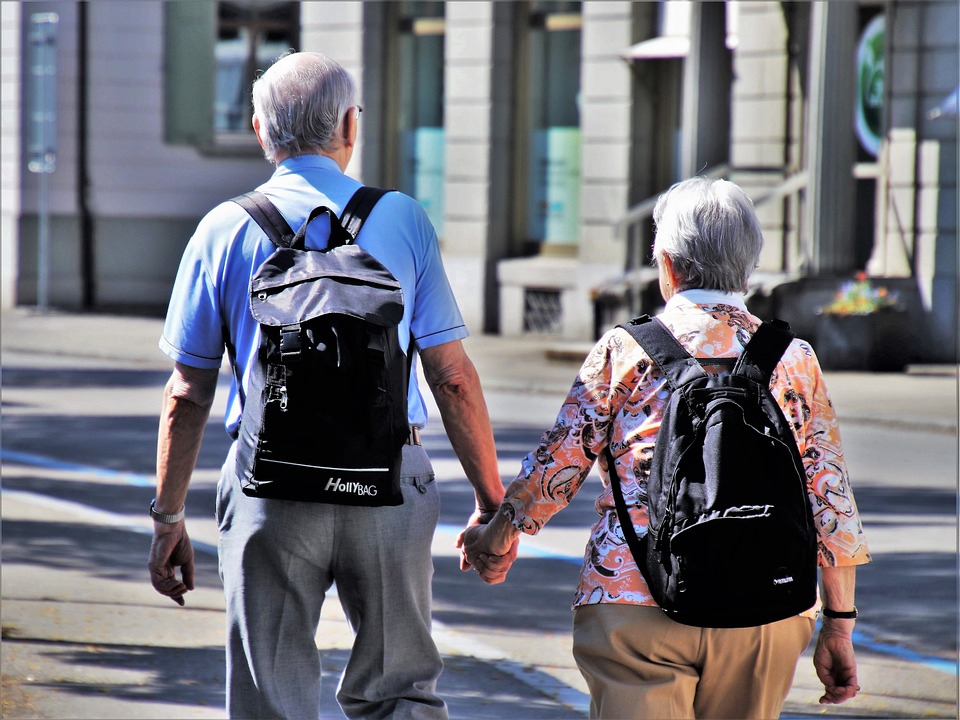 El encaje de las pensiones en los programas del ’28A’: del aumento de las jubilaciones anticipadas al «envejecimiento activo»