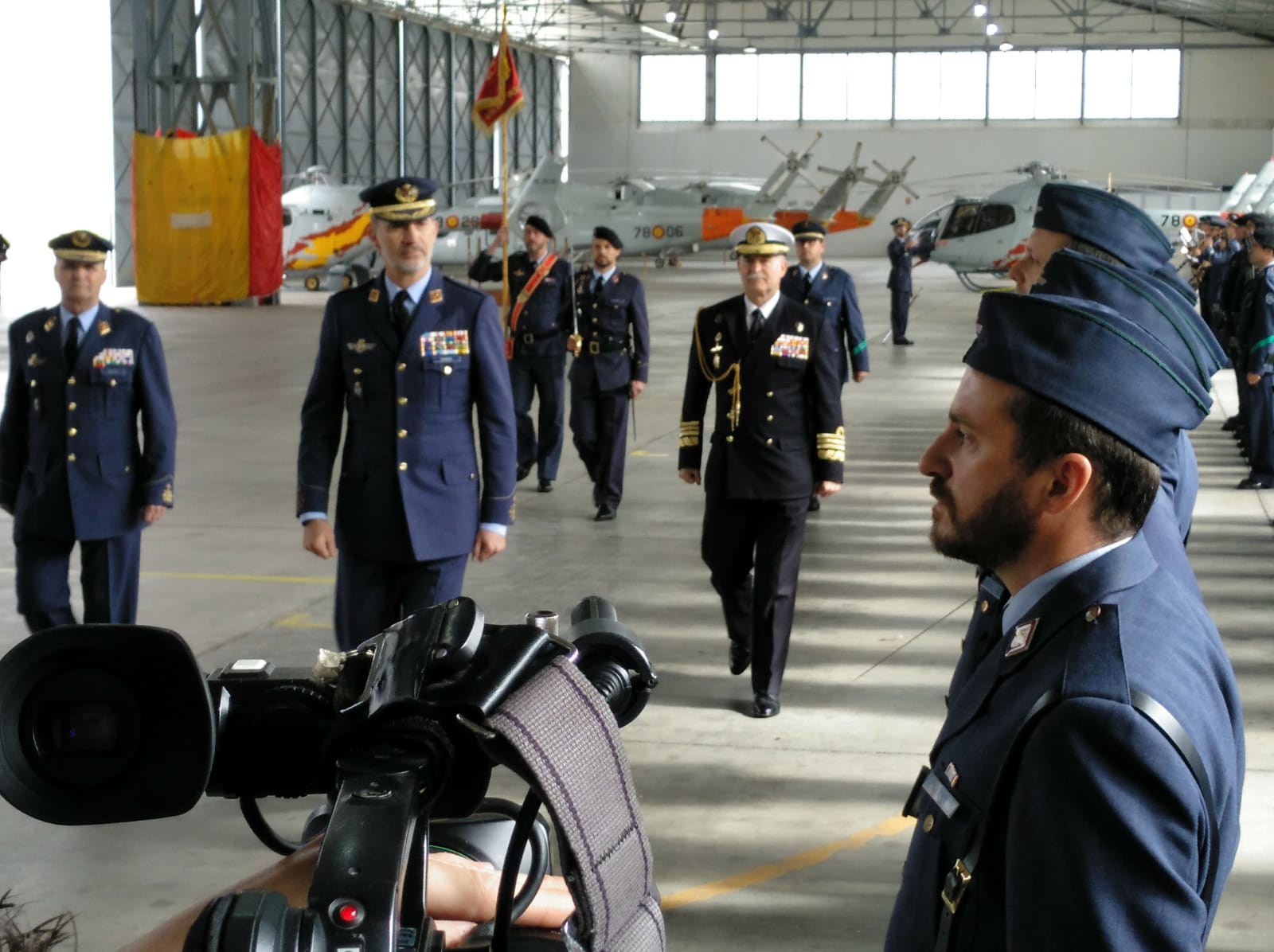 Felipe VI visita la Base Aérea de Armilla