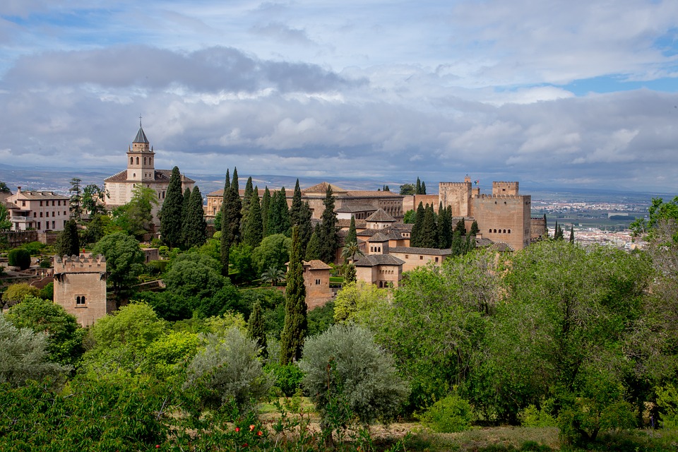 Los trabajadores de la Alhambra se concentran por el «incumplimiento» del convenio colectivo
