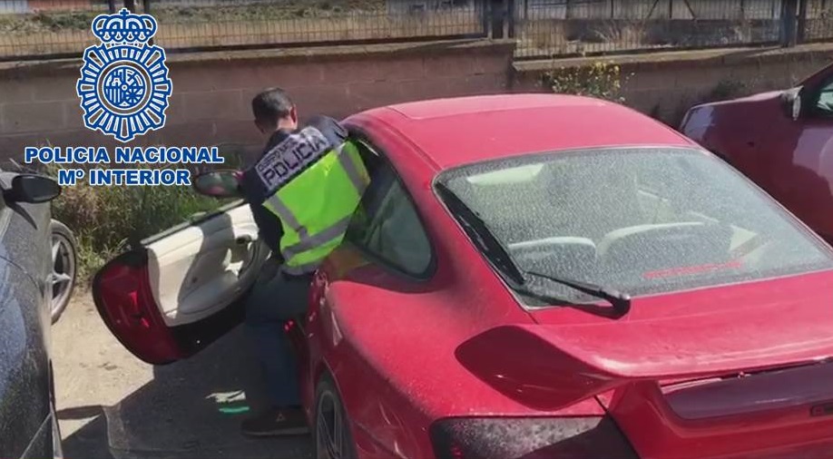 La Policía Nacional detiene a dos individuos por el robo de vehículos de alta gama