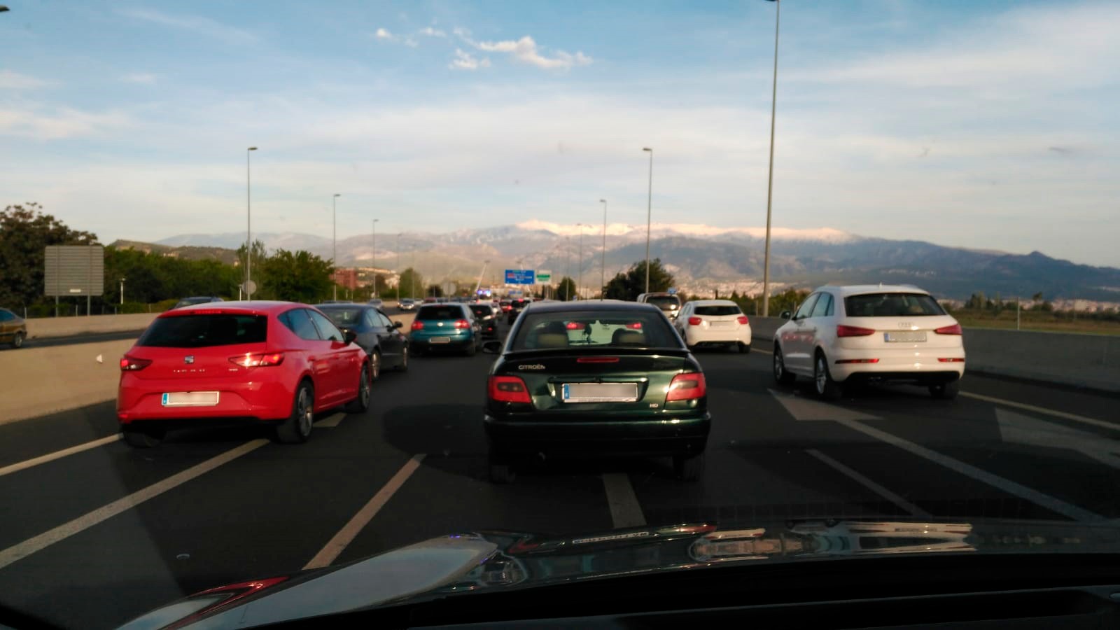 Un accidente en cadena colapsa la Circunvalación