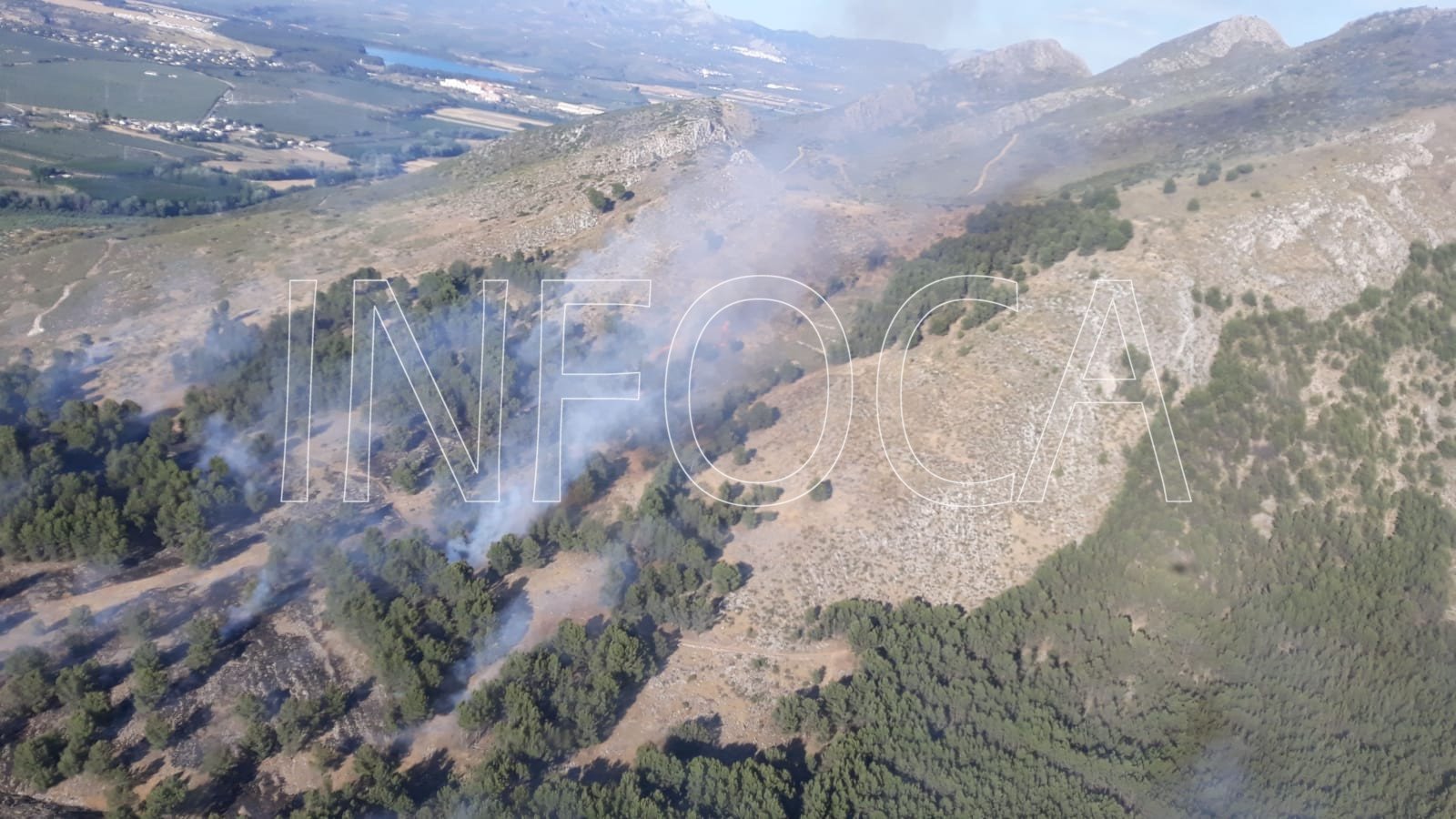 Controlado el incendio forestal de Sierra Elvira y extinguido otro en Busquístar Controlado el incendio forestal de Sierra Elvira y extinguido otro en Busquístar