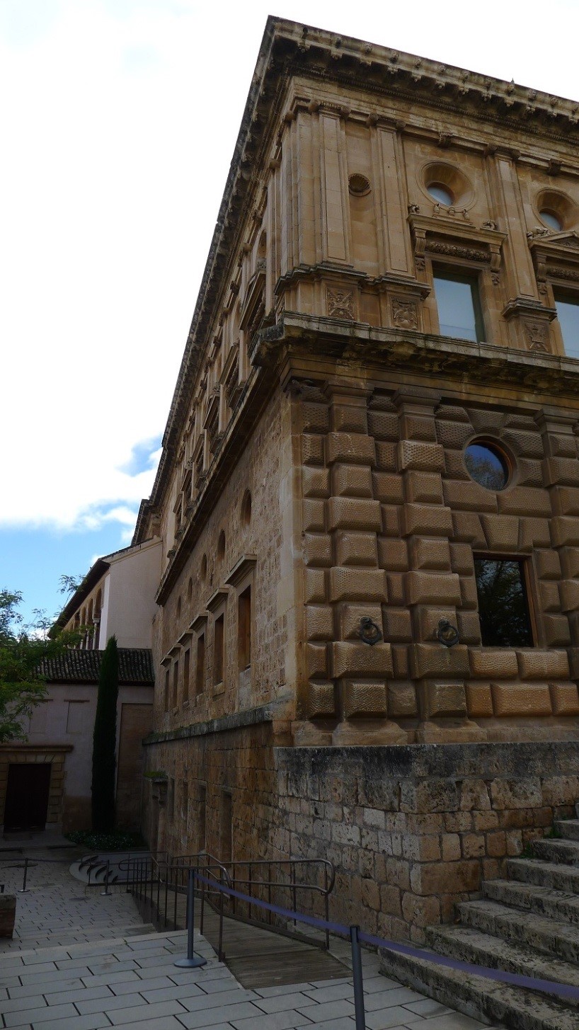 La Alhambra realiza trabajos de conservación en la fachada norte del Palacio de Carlos V