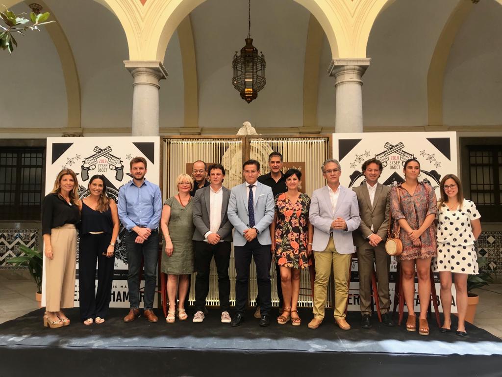 Medio centenar de escritores, dibujantes, periodistas, músicos y actores pasarán por Granada Noir Medio centenar de escritores, dibujantes, periodistas, músicos y actores pasarán por Granada Noir