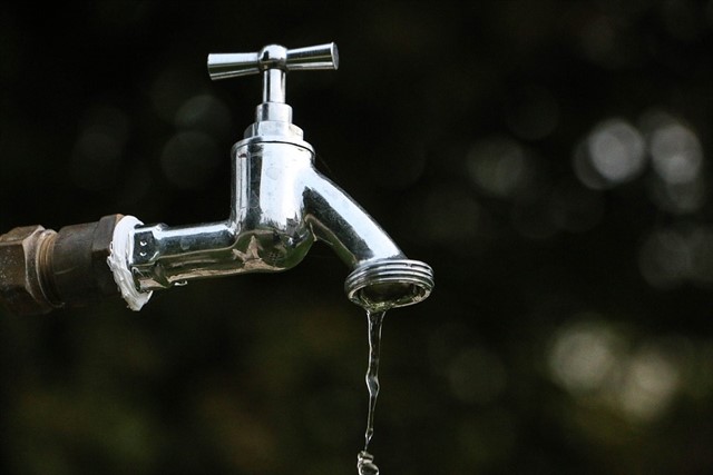 Baza levanta la prohibición de consumo de agua en por el manantial afectado por lluvias