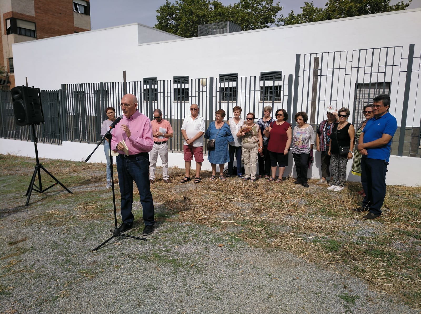 El barrio Joaquina Eguaras reclama su propia biblioteca