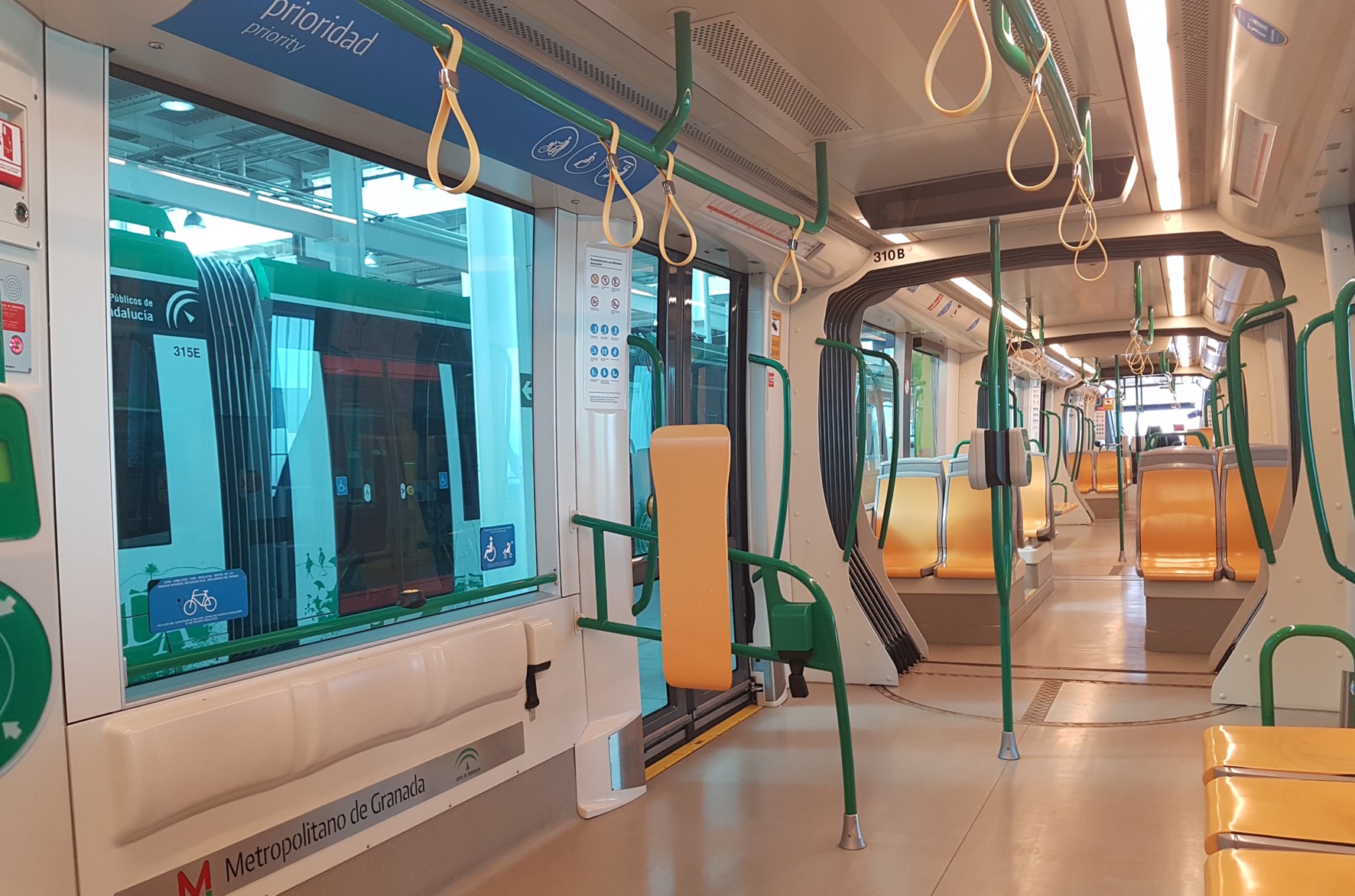 El metro reforma los trenes para mejorar el confort y aumentar la capacidad