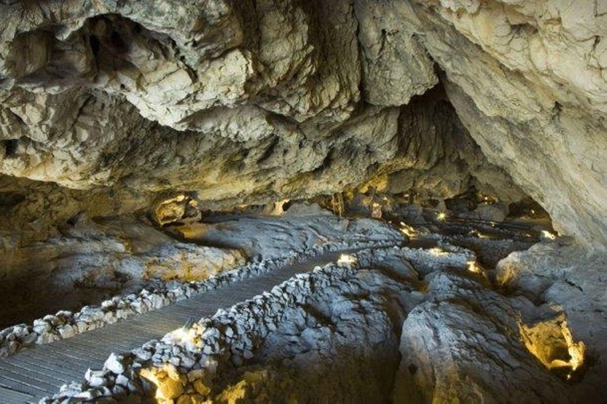Sitúan la Cueva de las Ventanas de Píñar como ejemplo de monumento natural accesible
