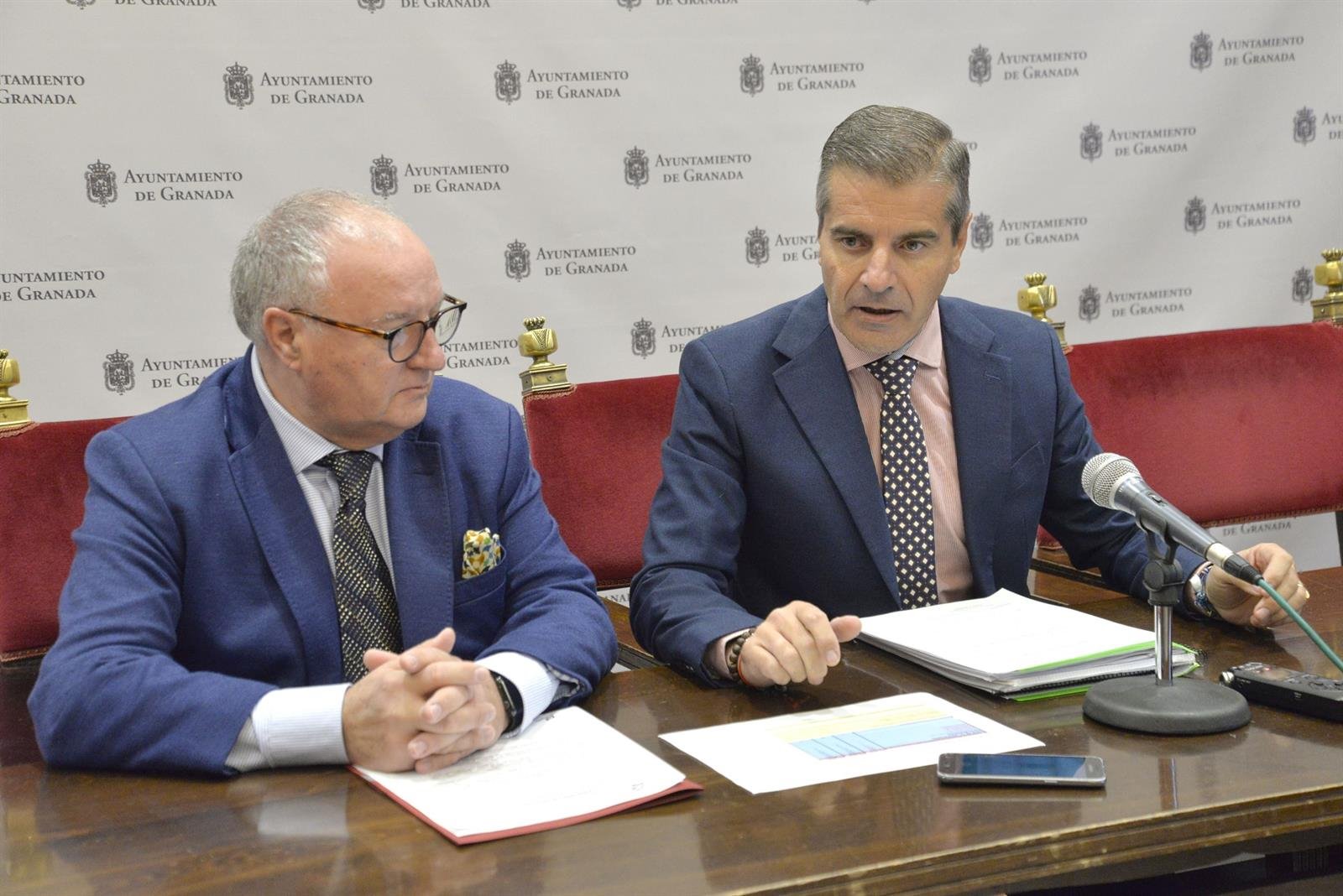 Granada suscribe un convenio con la FEMP para mejorar la gestión de la tramitación de multas a extranjeros