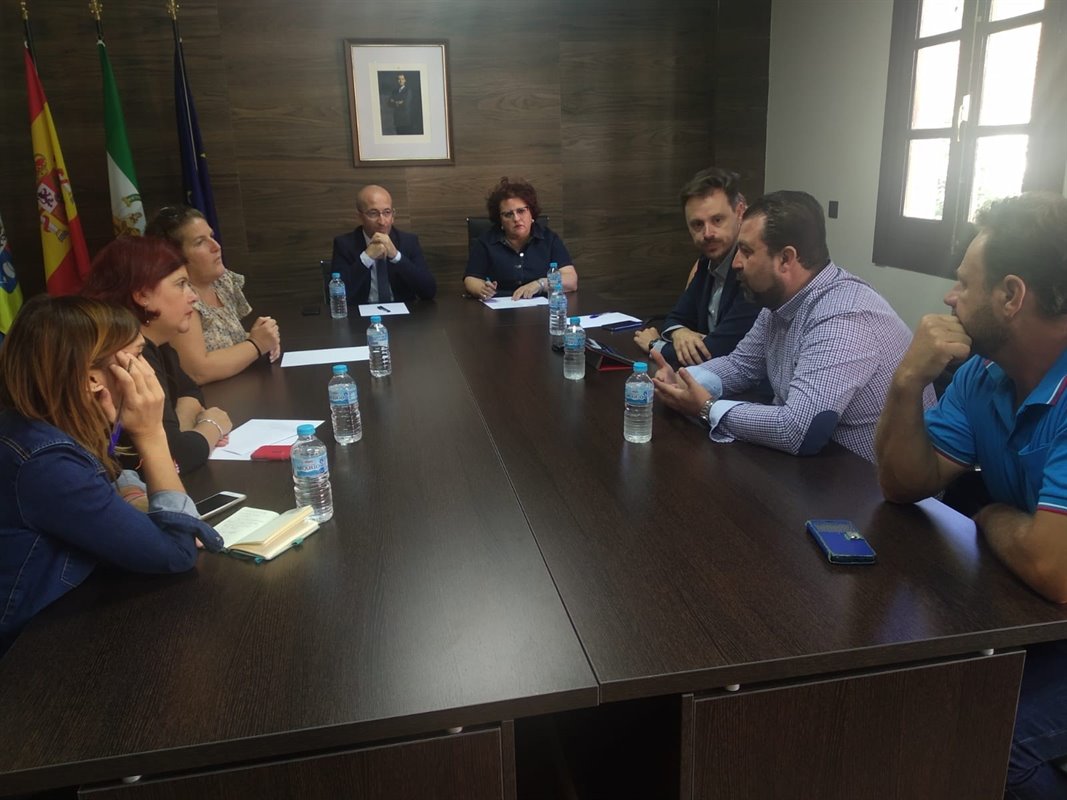 PSOE reclama soluciones para los colegios de la Alpujarra tras «un mes de oídos sordos» PSOE reclama soluciones para los colegios de la Alpujarra tras «un mes de oídos sordos»