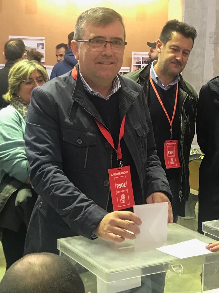 Los candidatos por Granada ejercen su voto