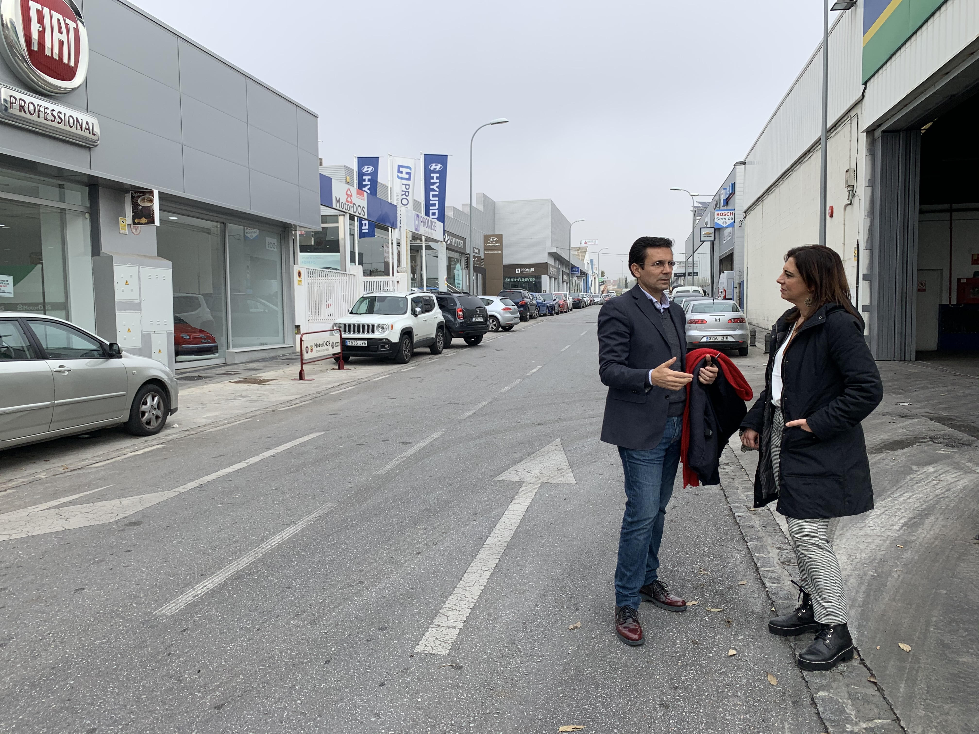El PSOE pide la ampliación de las líneas de autobuses hasta los concesionarios de Avenida de Andalucía
