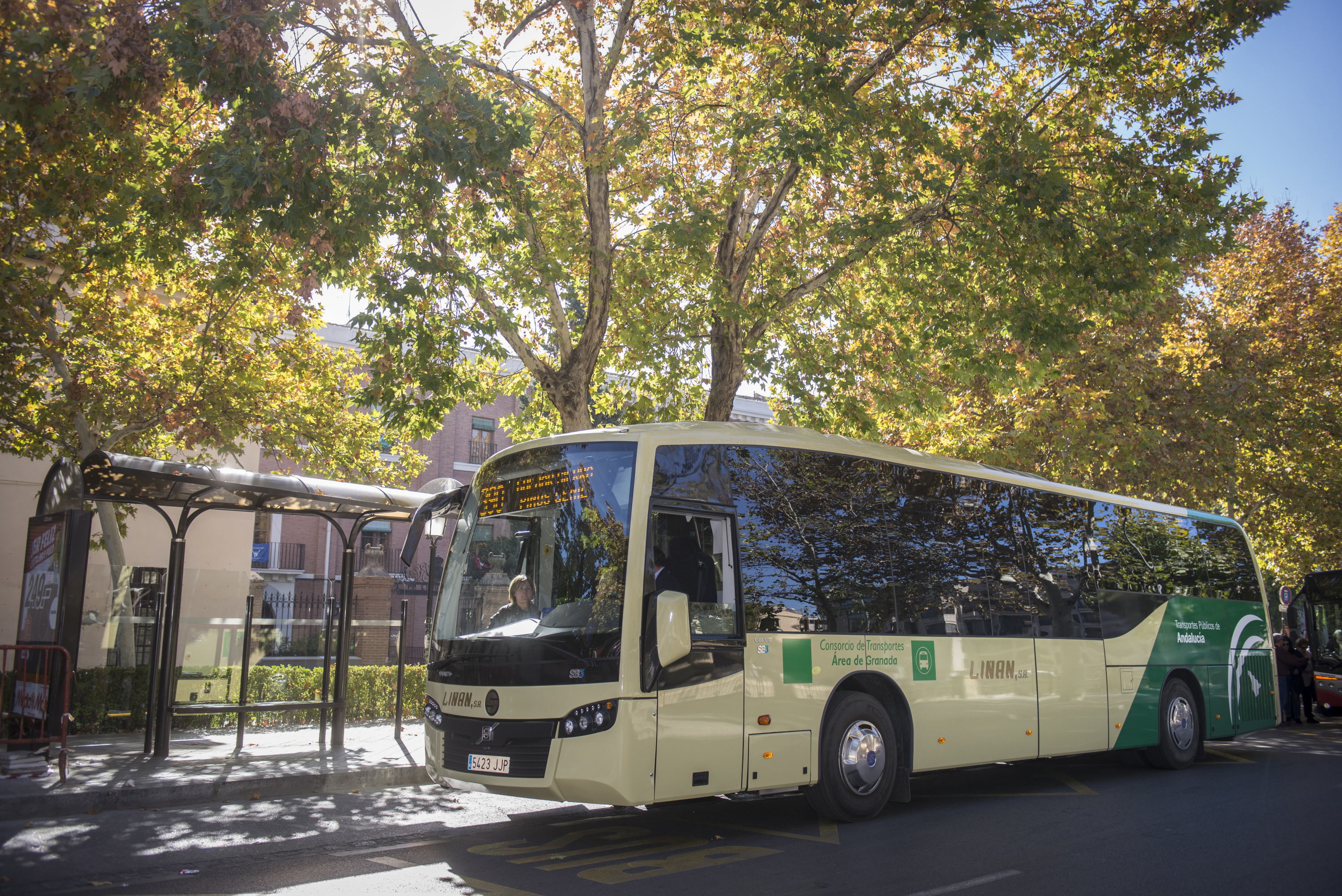 Los usuarios conceden un 7,39 de nota al servicio de autobuses metropolitanos