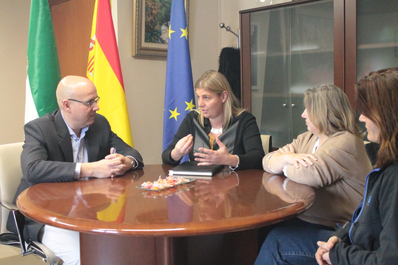 El parlamentario de Cs Raúl Fernández visita La Zubia