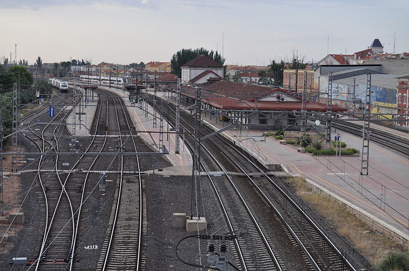 El trayecto ferroviario Almería-Guadix-Madrid, se hará en autobús desde Valdepeñas
