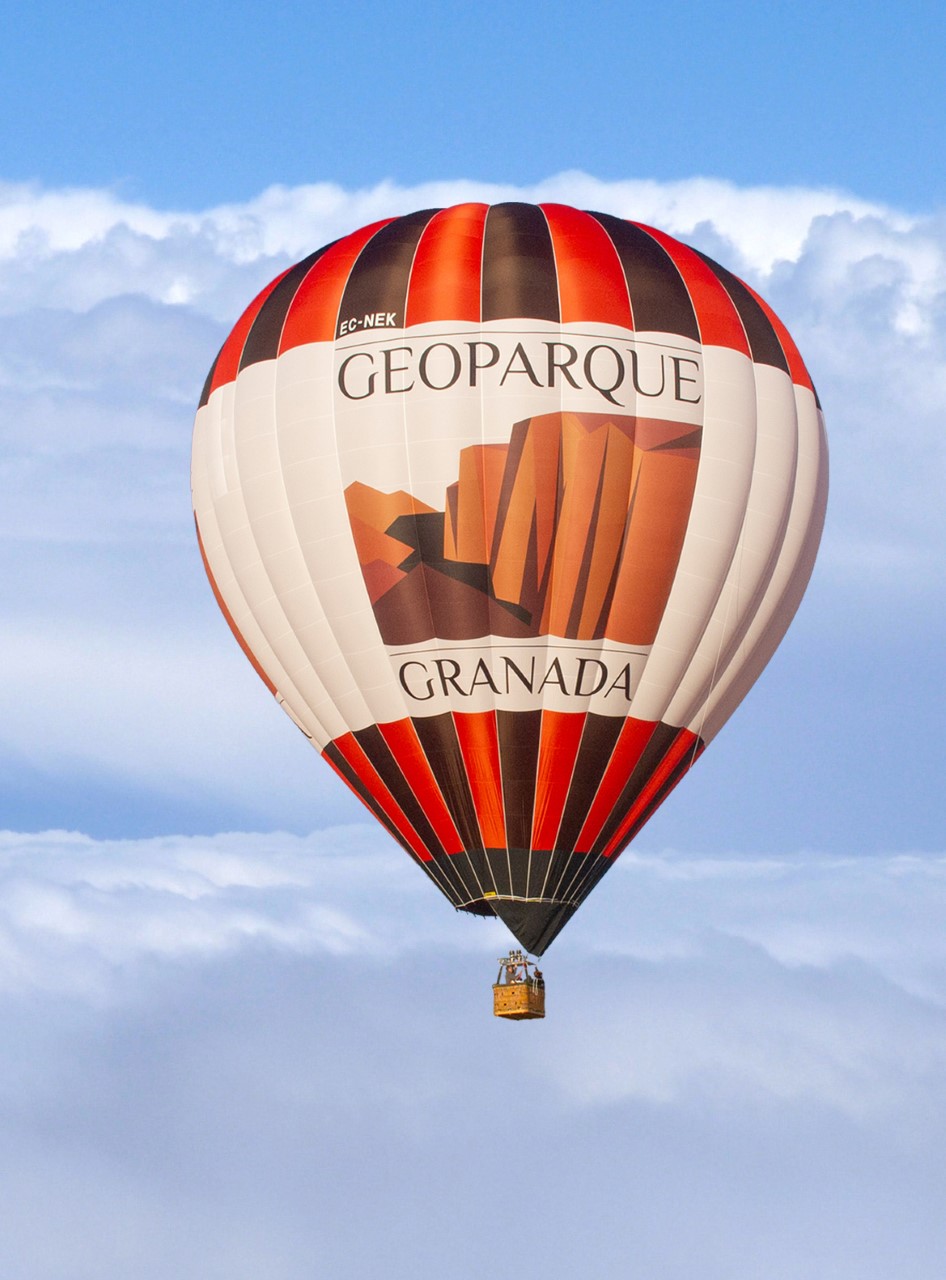 El XX Festival de Aerostación estrena este fin de semana un globo con la marca Geoparque de Granada