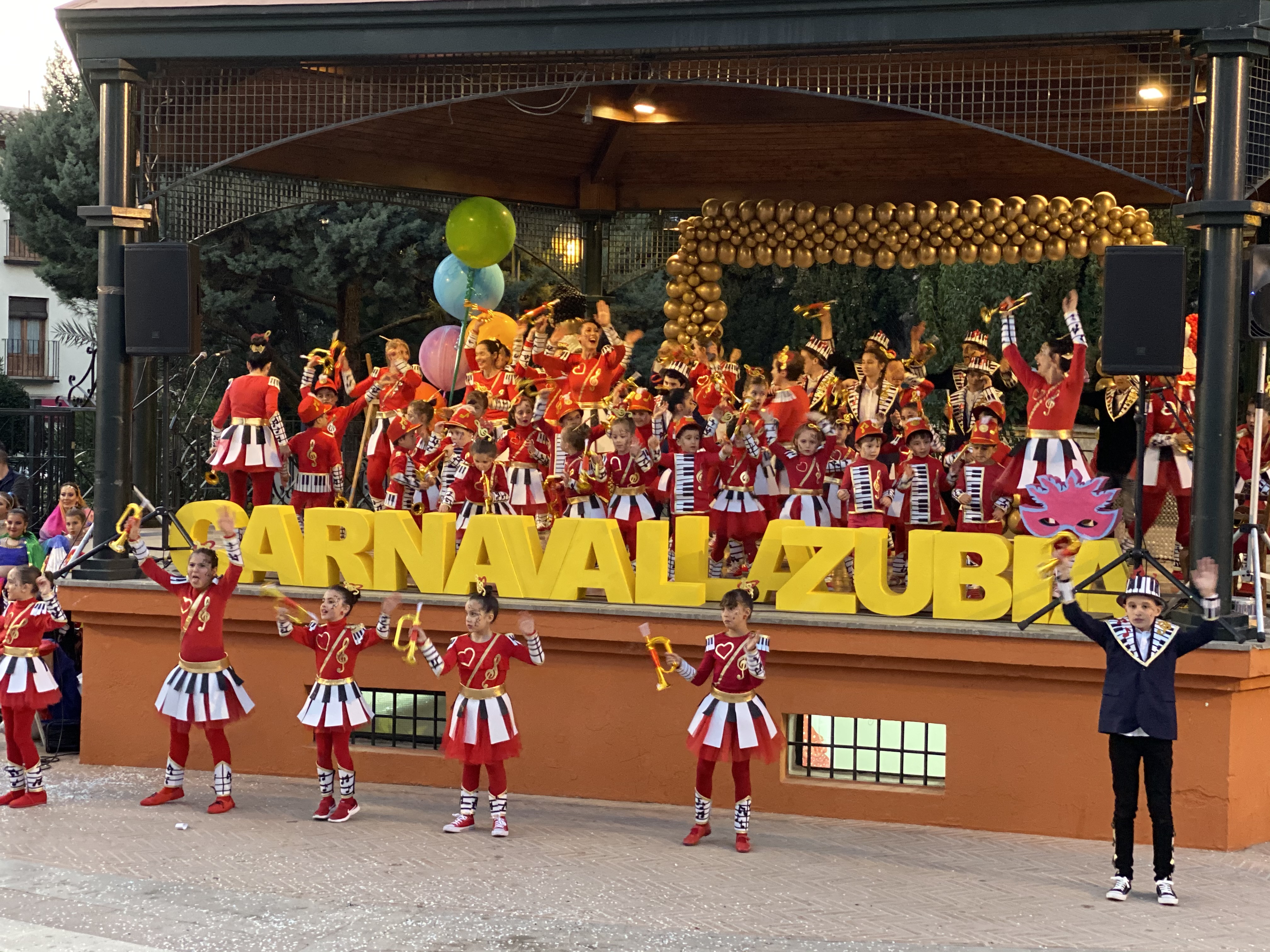 La Zubia celebra su Carnaval con «las Meninas» como referente