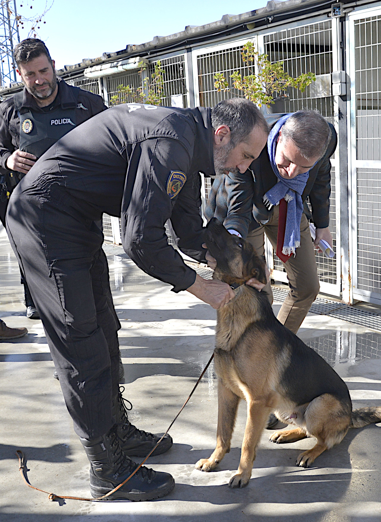 Granada tiene las segundas mejores instalaciones de policía canina según César Díaz