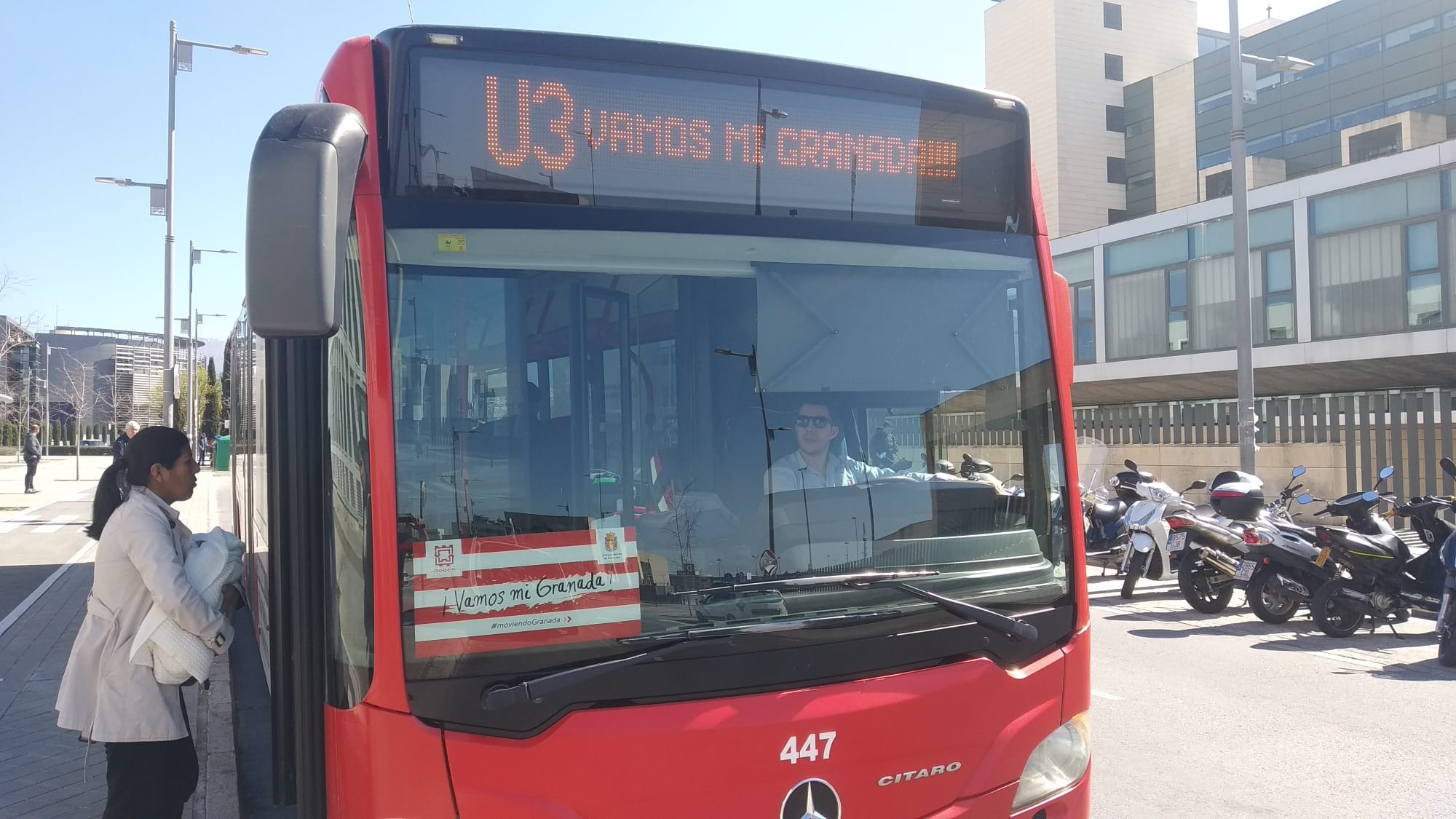 Los autobuses urbanos animan al Granada C.F. de cara al partido de Copa del Rey