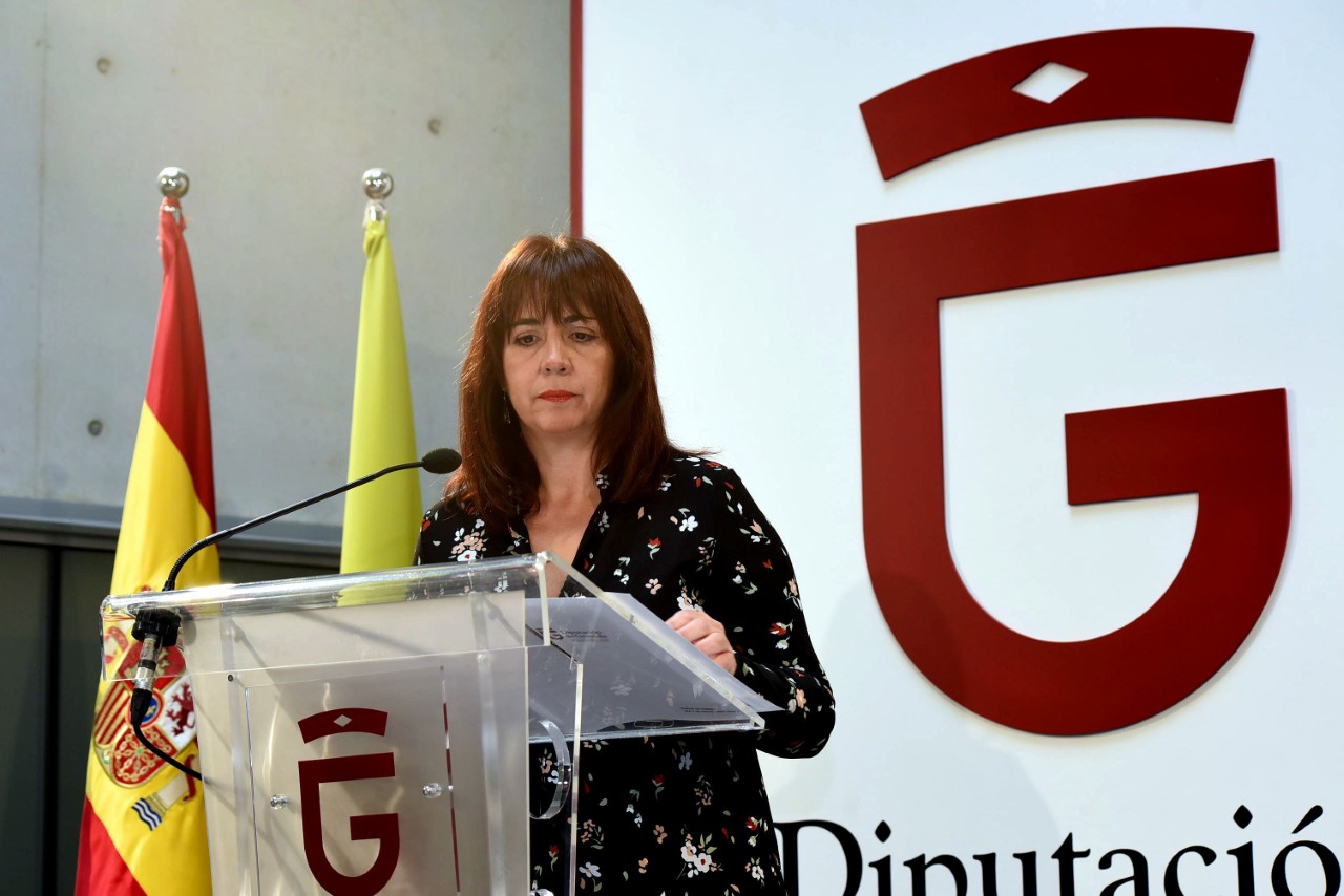 Firma de convenio entre Diputación y Cáritas para intervenir con personas mayores en riesgo de exclusión de la provincia