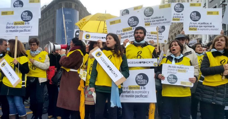 Amnistía y ONGs firman un manifiesto pidiendo la modificación de la Ley Mordaza