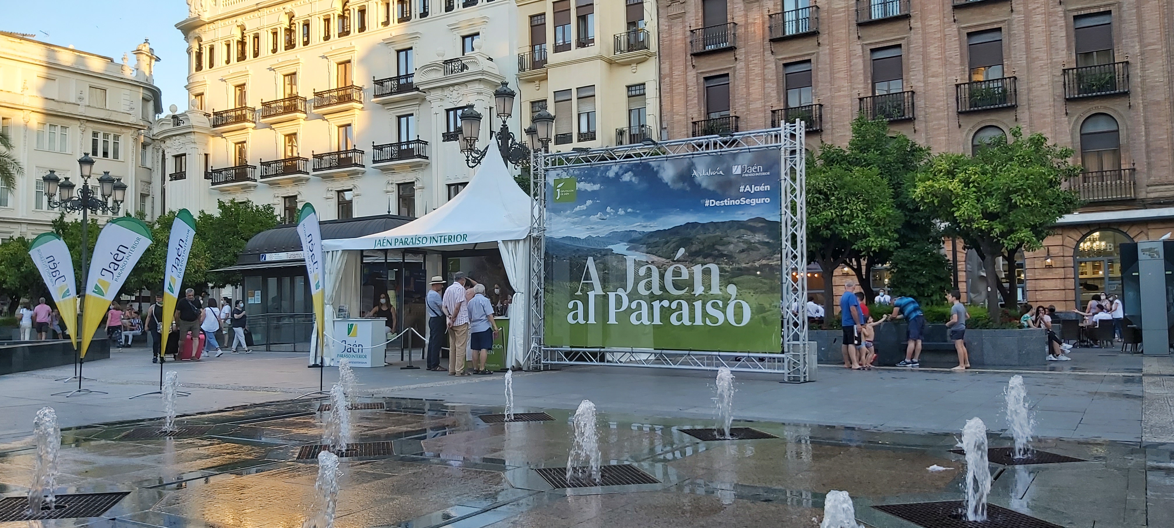 Jaén promociona sus bondades turísticas en pleno centro de Granada