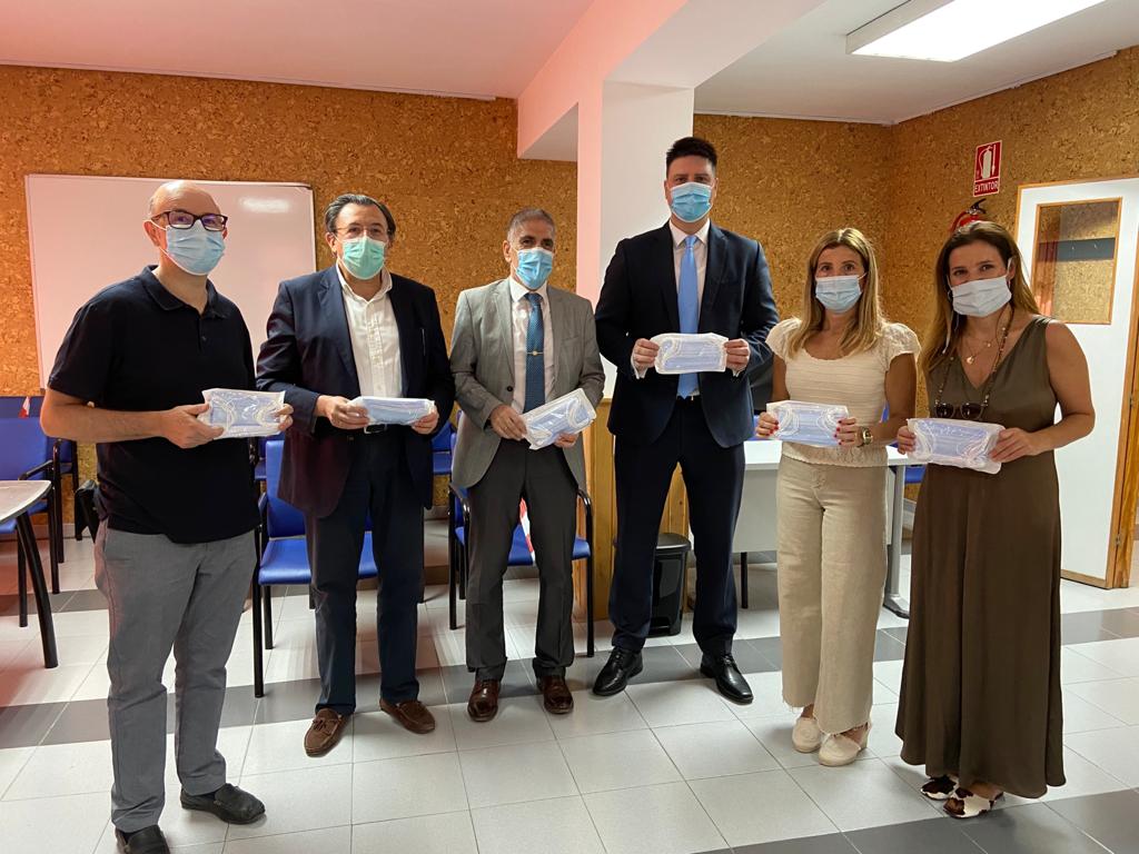 Donan 8.000 mascarillas quirúrgicas para usuarios de los Centros Cívicos municipales