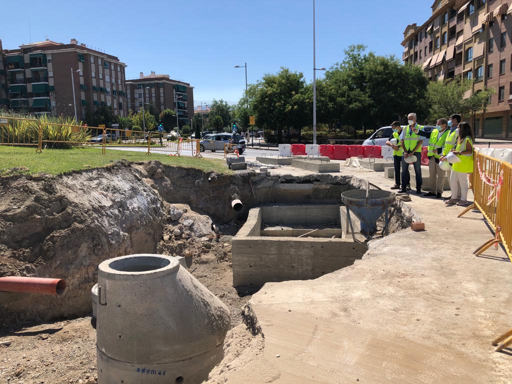 Prosiguen las obras del colector de aguas pluviales en la avenida Juan Pablo II