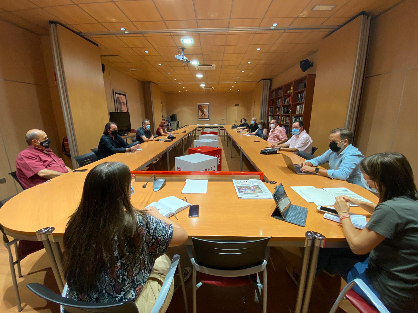El PSOE recoge las demandas de familias y equipos directivos de centros educativos de la provincia