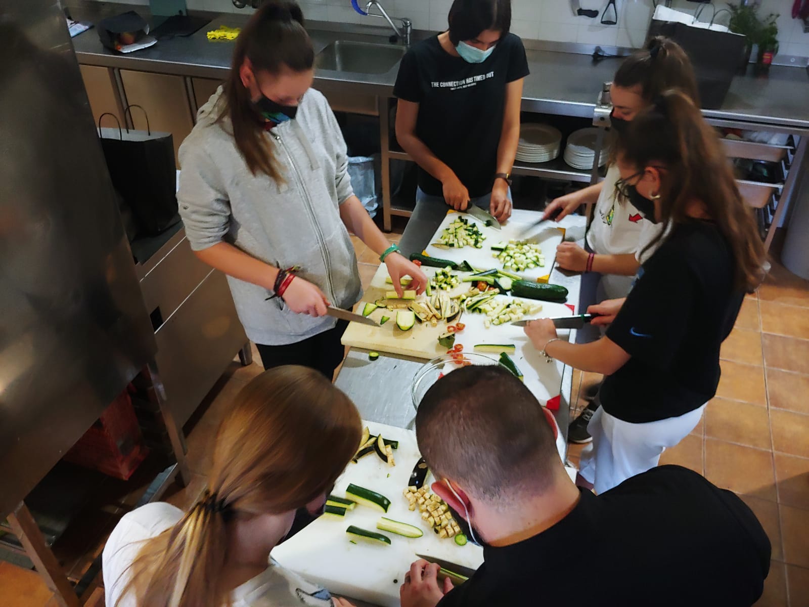 Bérchules impulsa un taller de cocina saludable para los jóvenes del municipio