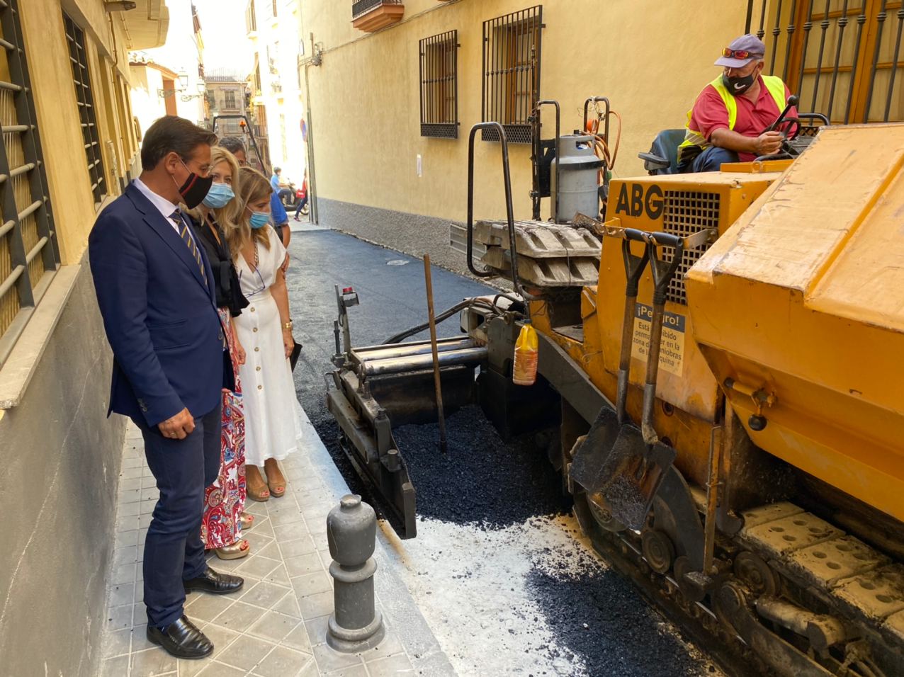 El alcalde comprueba las labores de limpieza y mantenimiento en los 8 distritos de la ciudad