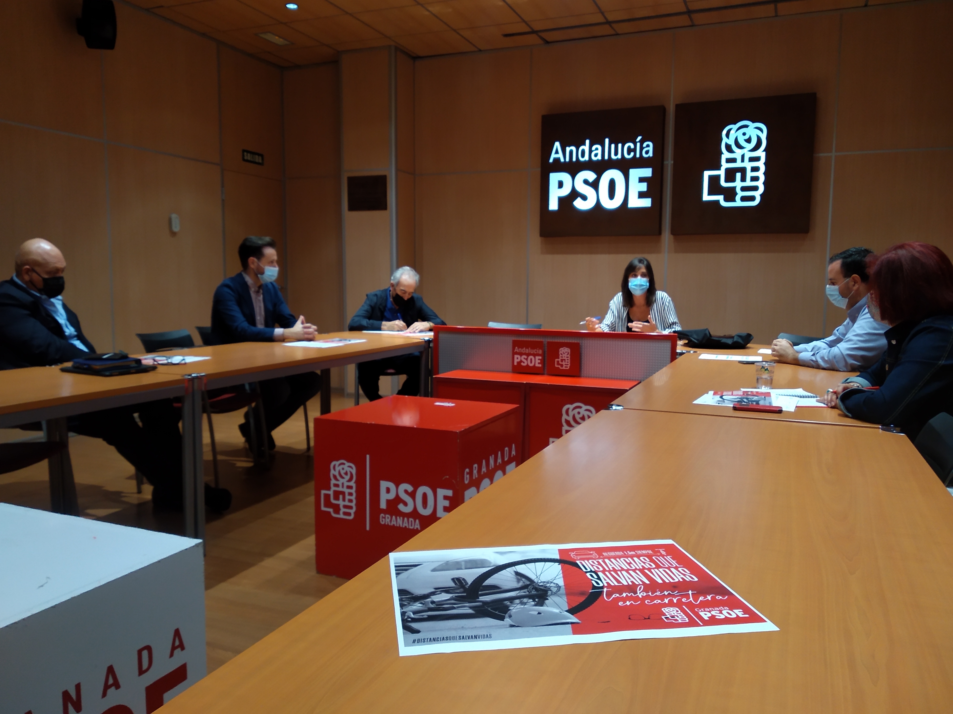 El PSOE promueve la campaña ‘Distancias que salvan vidas’ para concienciar sobre la siniestralidad de ciclistas en carretera