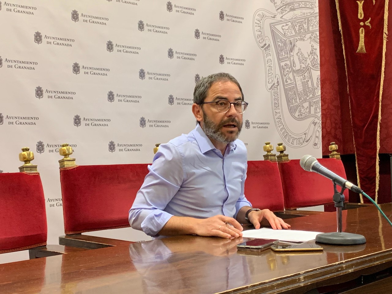 PSOE pide al Ayuntamiento «que se ponga al corriente» de los recibos comunitarios de Santa Adela