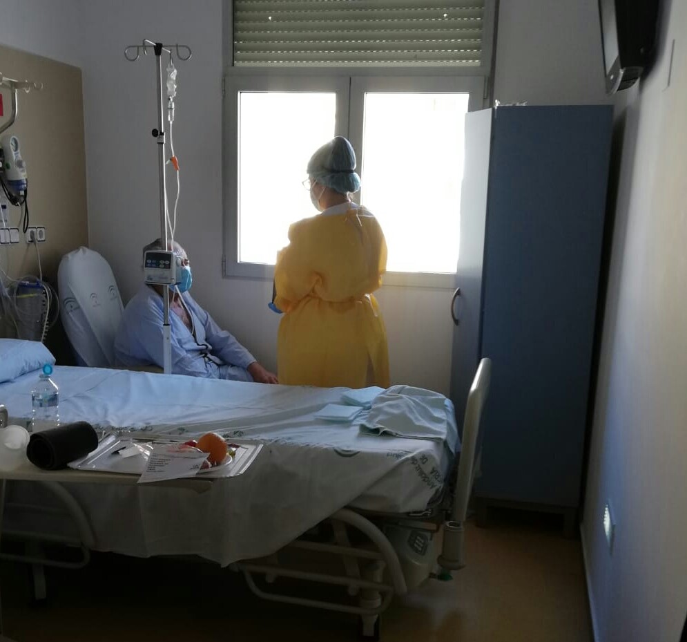 El virgen de las Nieves refuerza la comunicación entre pacientes Covid19 y familiares El virgen de las Nieves refuerza la comunicación entre pacientes Covid19 y familiares