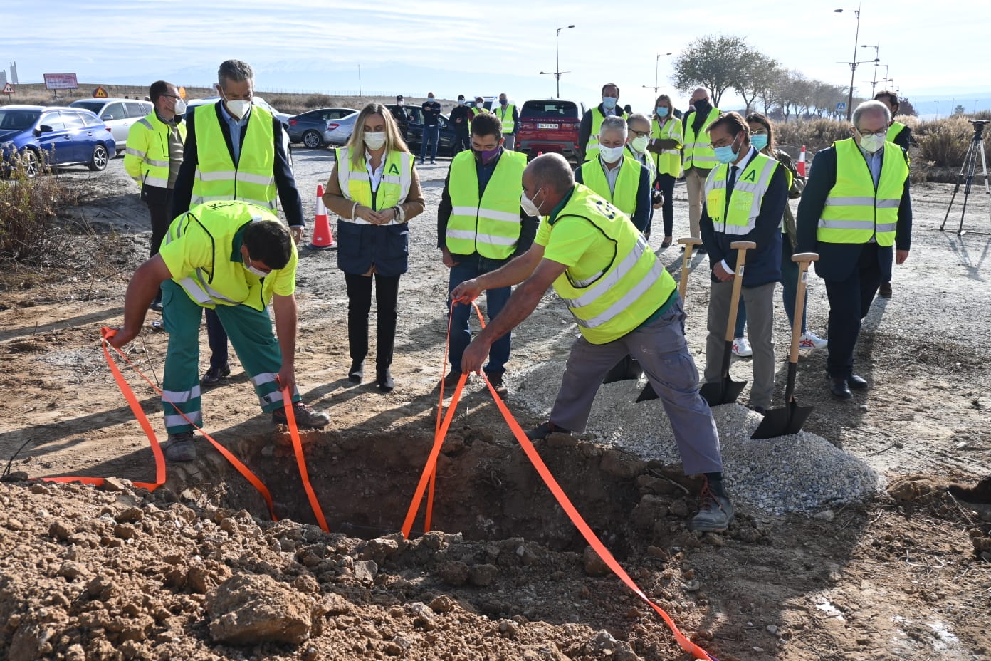 Arrancan las obras de mejora de la carretera A-338 del parque industrial de Escúzar