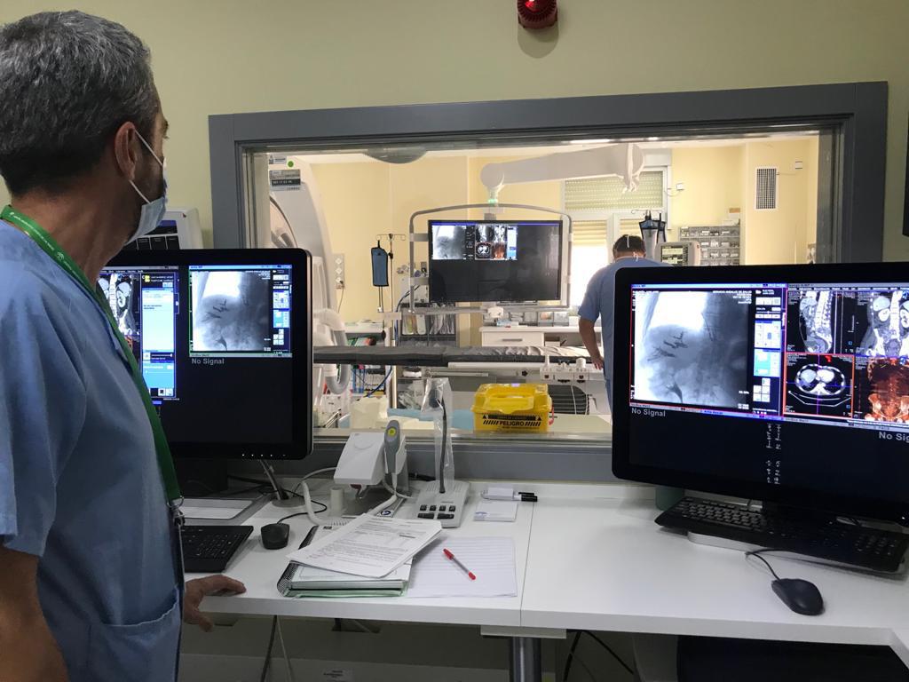 El Hospital Virgen de las Nieves renueva tecnología para tratamientos intervencionistas guiados por radiología