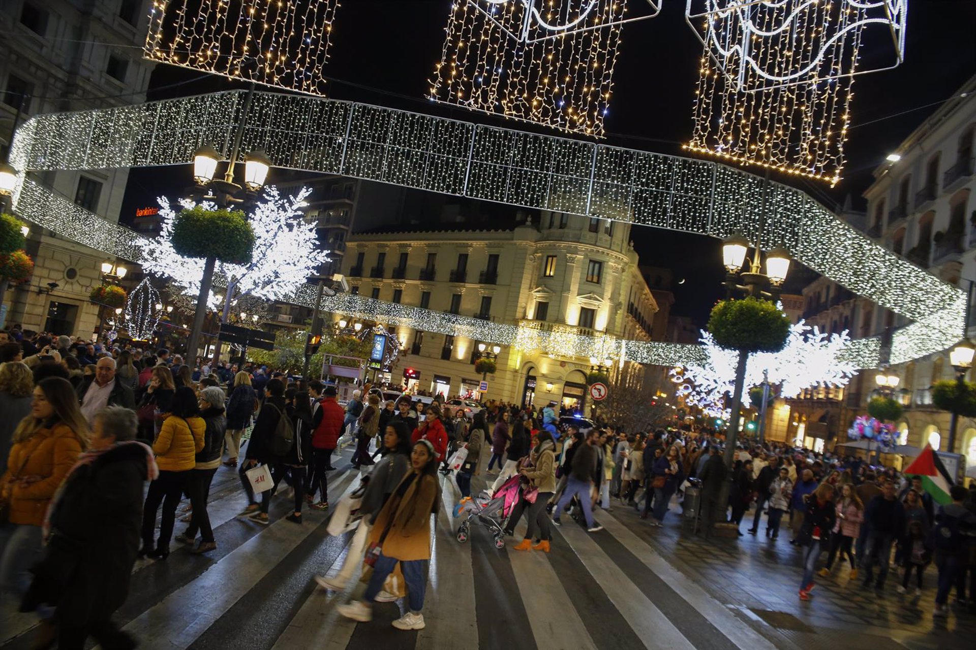 Reyes Católicos estará cerrada al tráfico los fines de semana y festivos de la Navidad