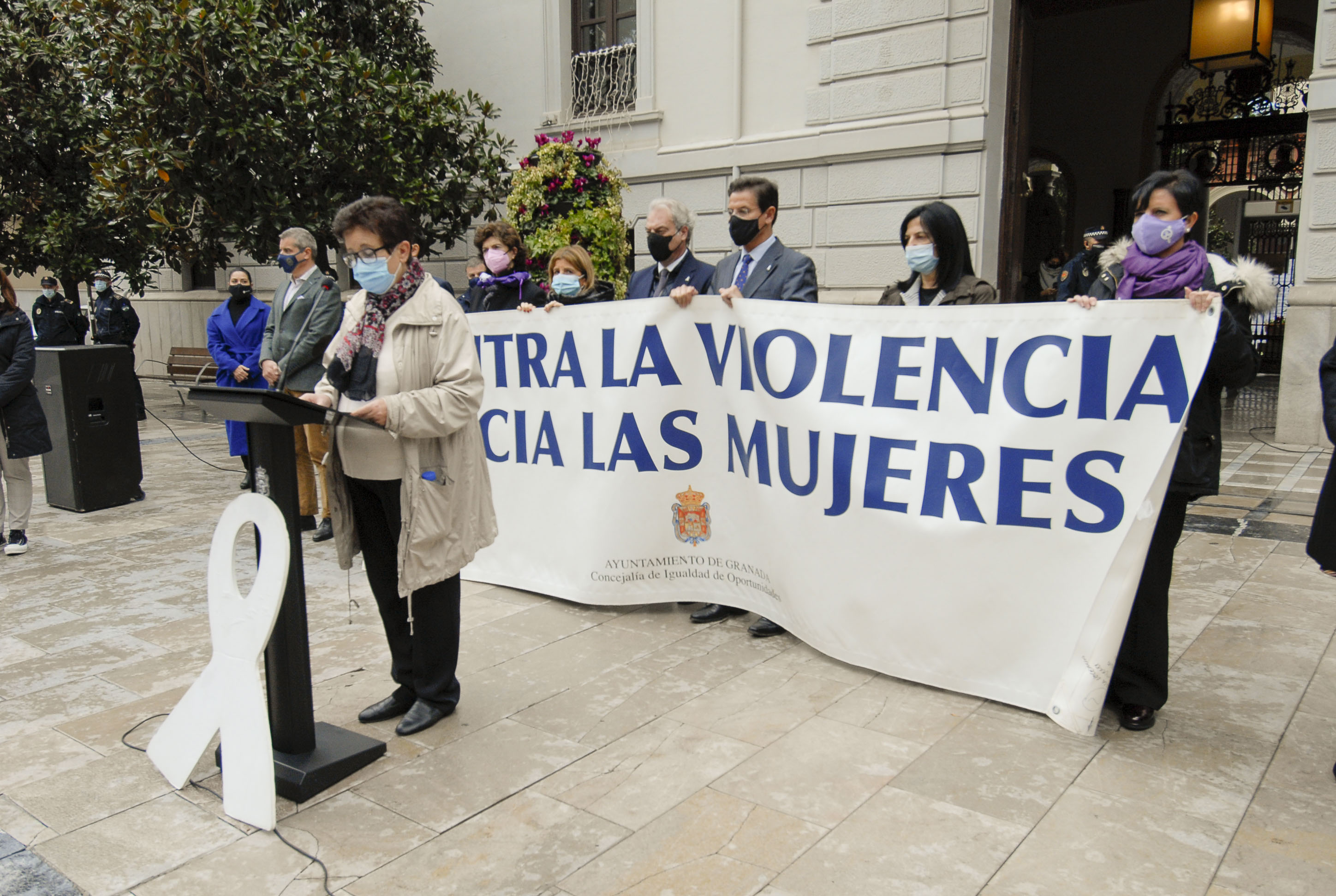 Granada condena cualquier tipo de violencia contra las mujeres y niñas
