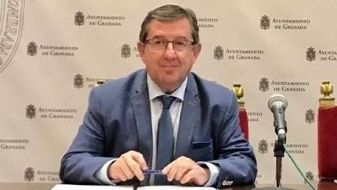 El PP pide a Cuenca que deje de “dar patadas adelante” con reuniones y pactos y se ponga a trabajar por Granada