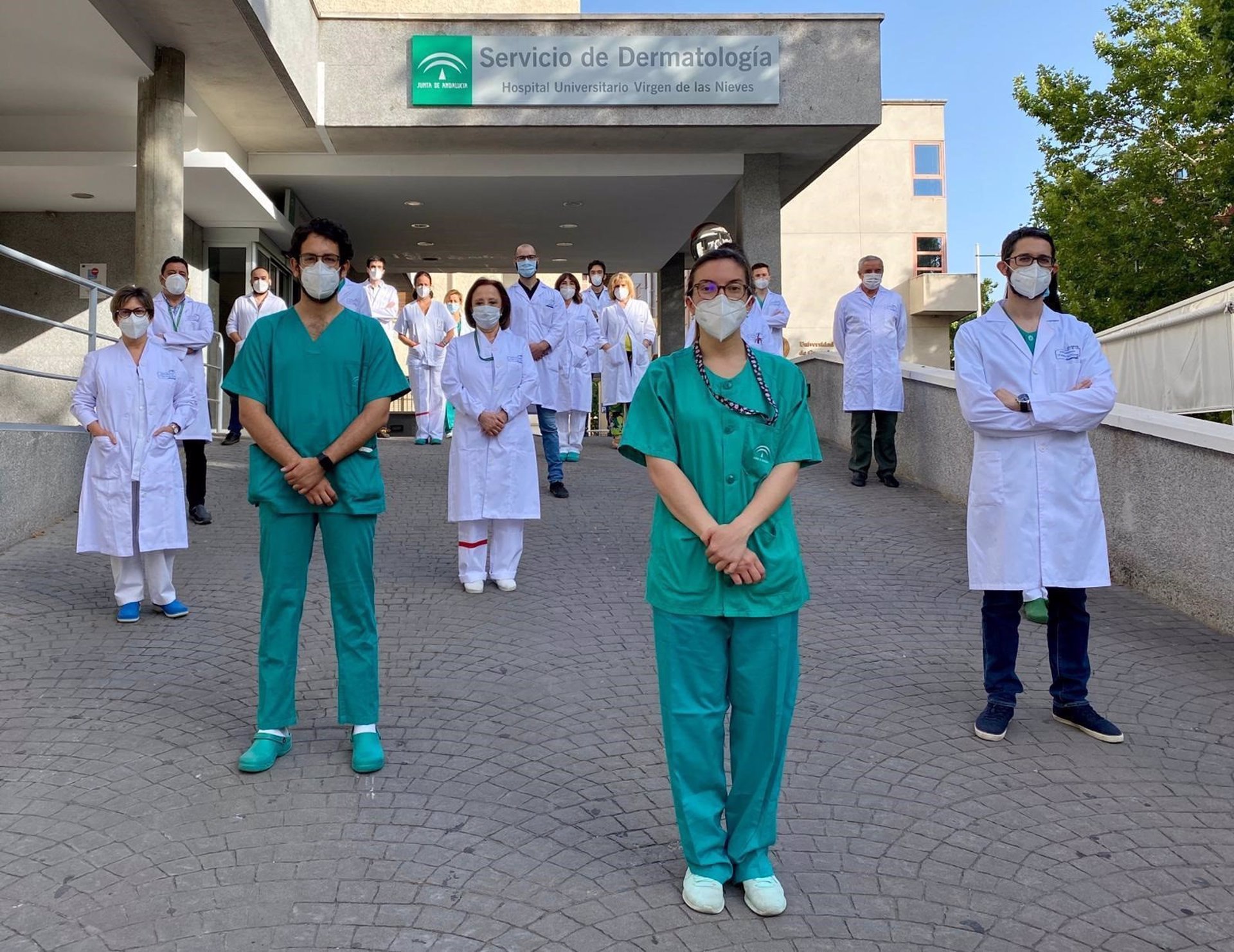 El Hospital Virgen de las Nieves recibe el premio Best In Class por la excelencia del servicio de Dermatología
