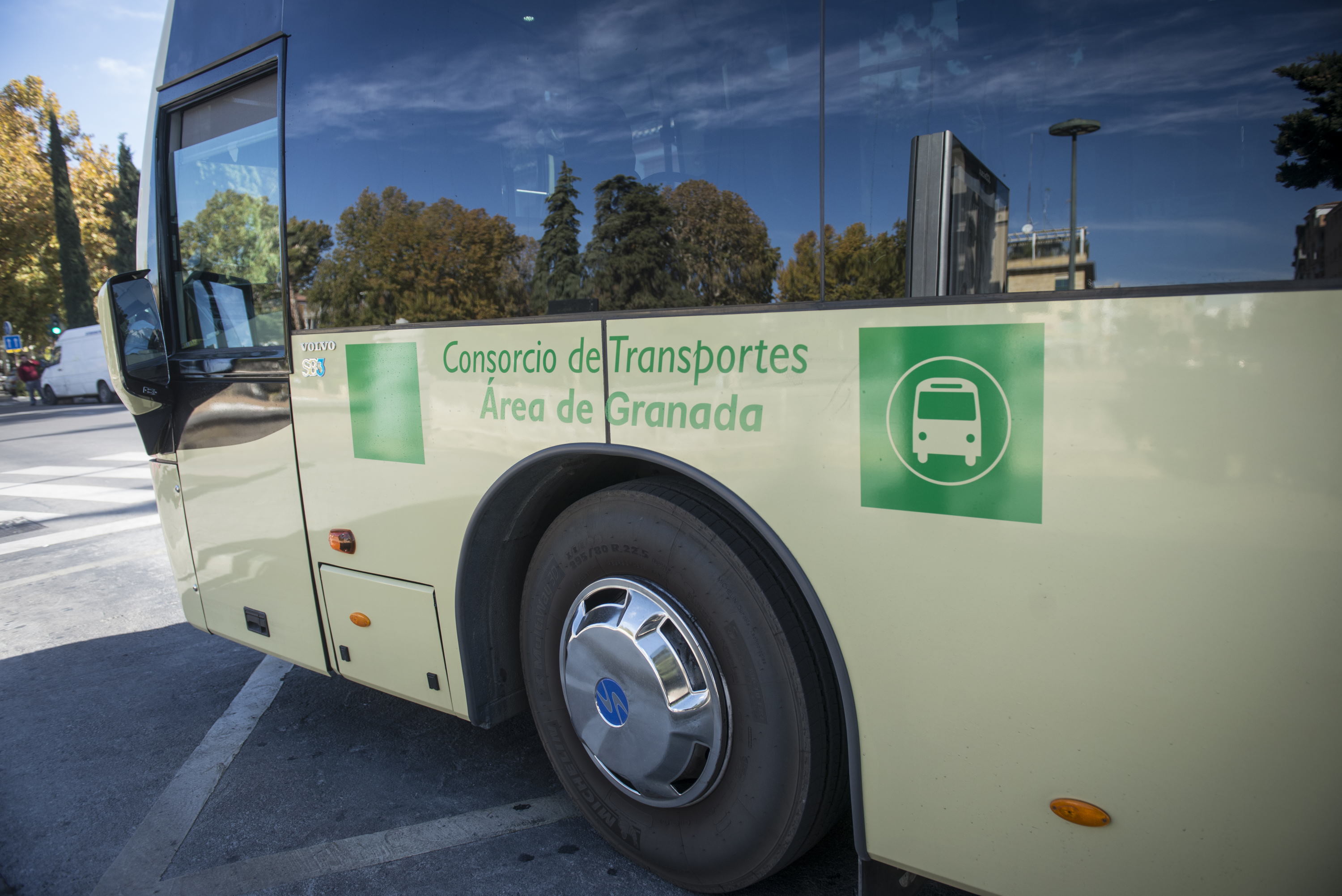 El PSOE exige explicaciones al director del Consorcio de Transporte por el estado de la flota de autobuses metropolitanos