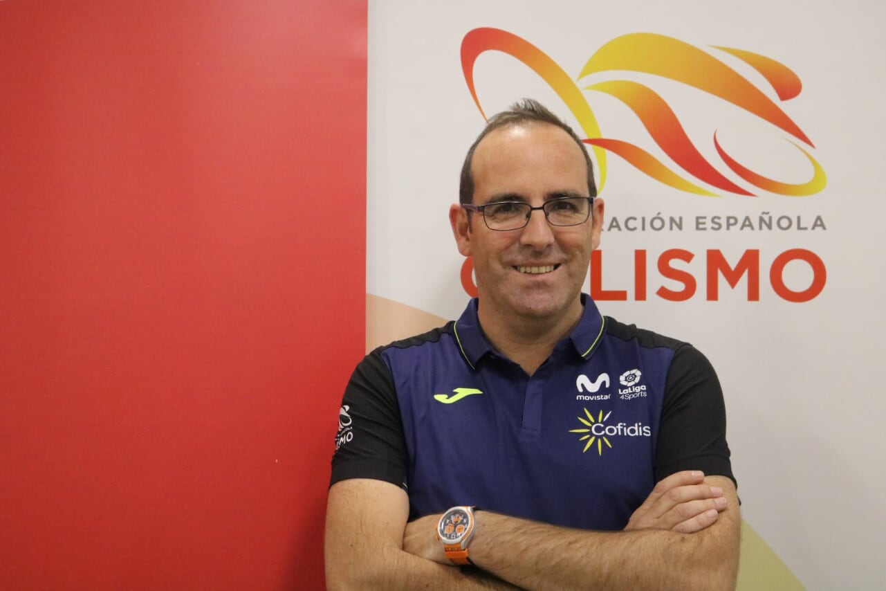 El profesor de la UGR Cristóbal Sánchez Muñoz seguirá al frente de la dirección de la Federación Española de Ciclismo