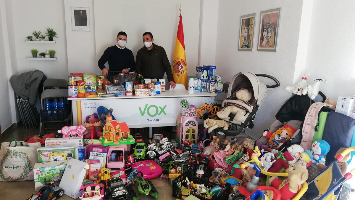 VOX agradece la generosidad de los granadinos que han participado en su ‘Campaña de recogida de alimentos y material para bebés’